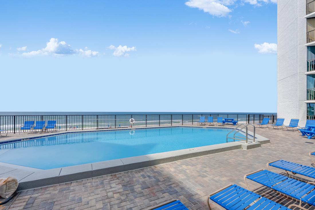 Second Gulf-front pool at AquaVista