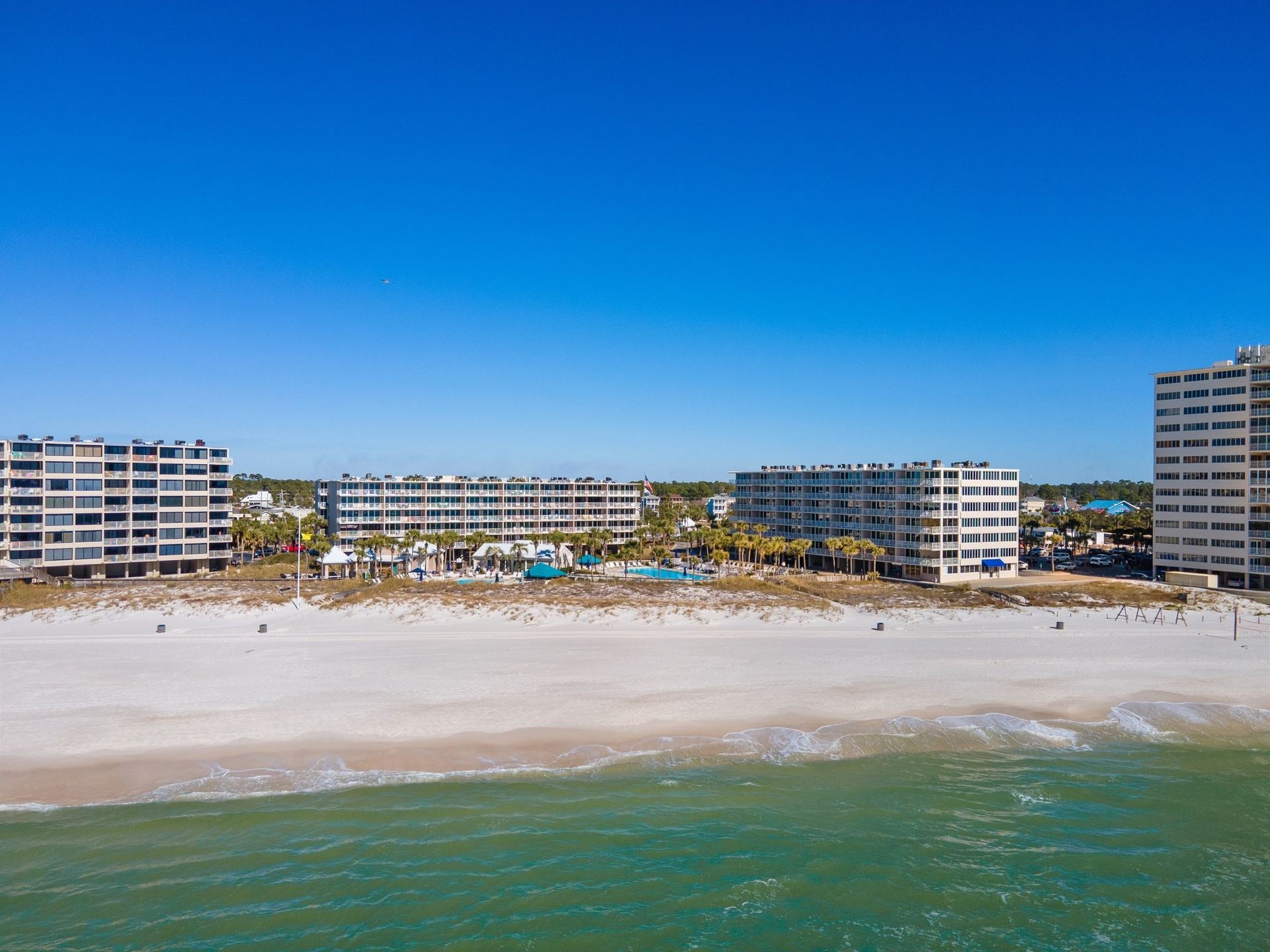 Dunes of Panama pool and community