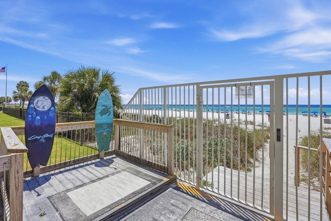 Beach access deck