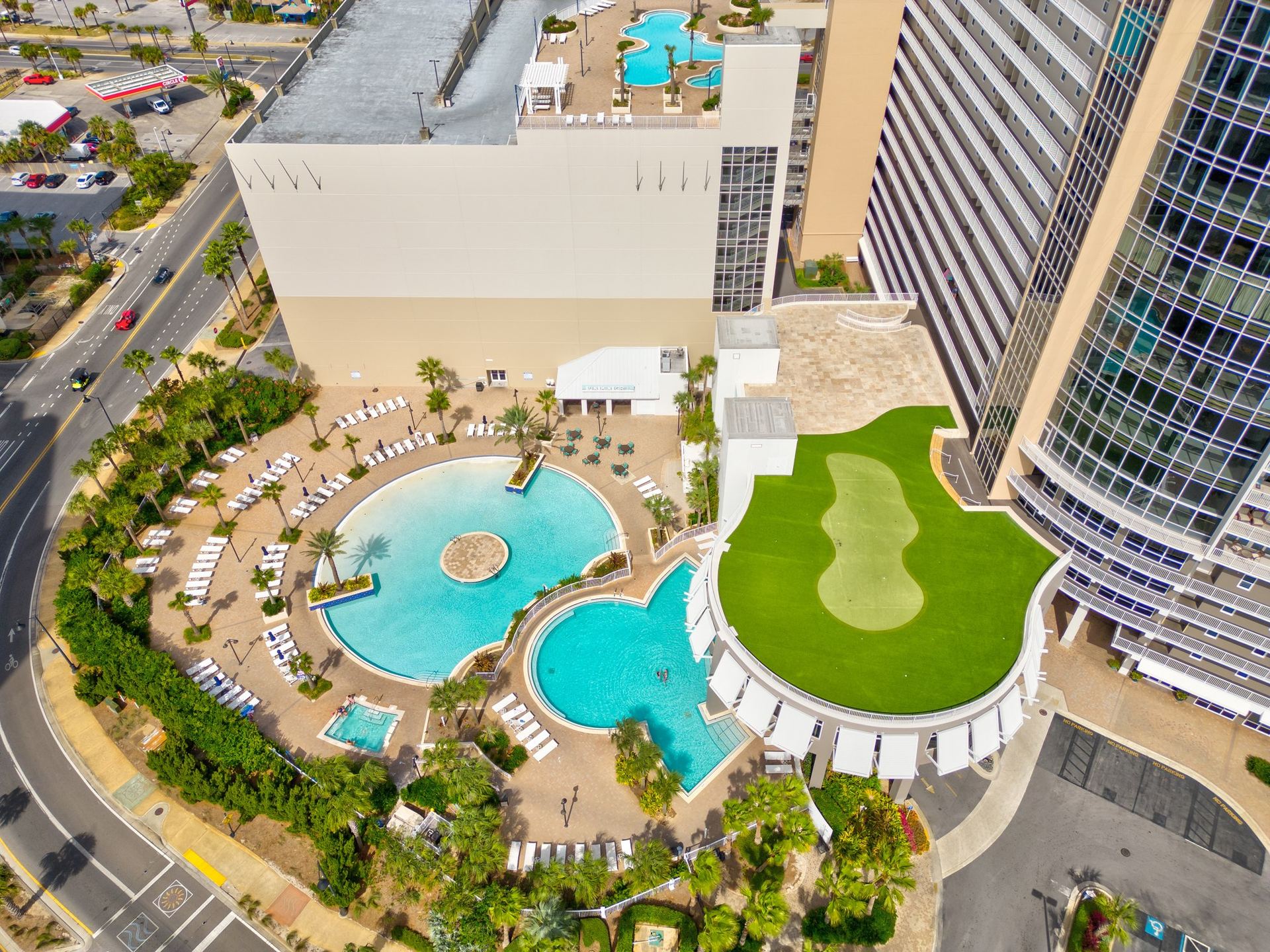 Laketown Wharf pool and community