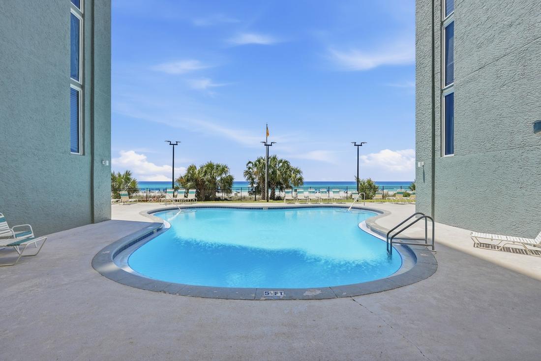 Round pool with Gulf view