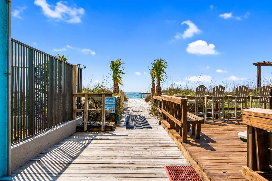 Moondrifter amenities and grounds