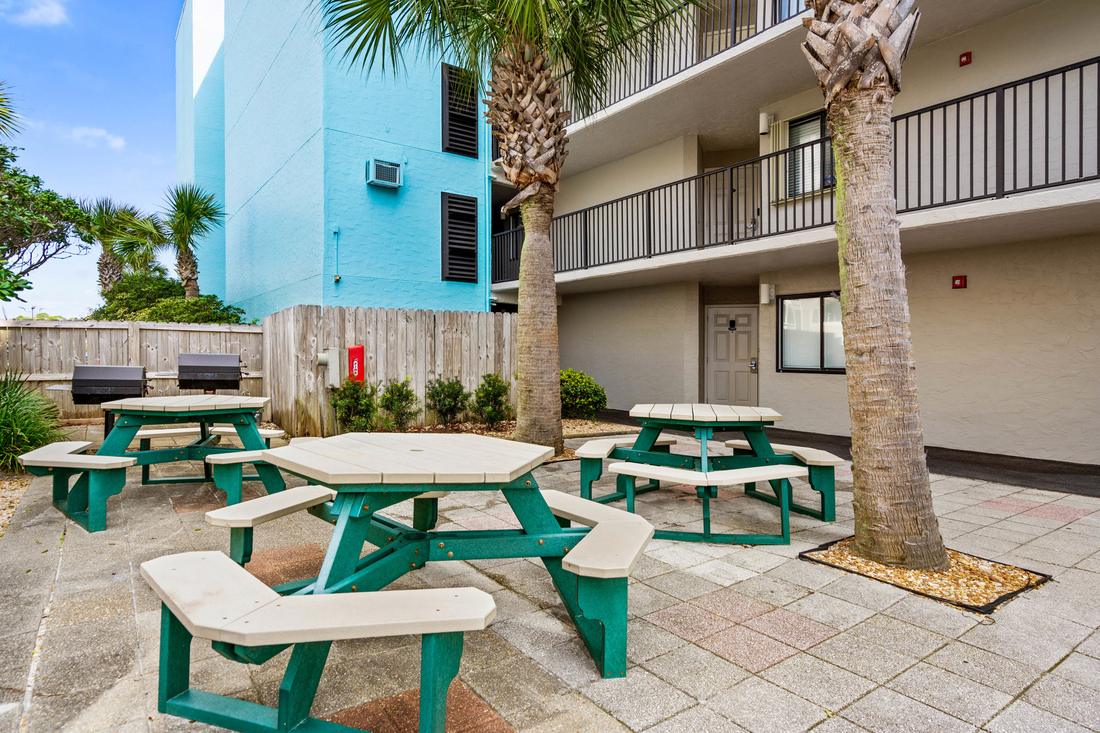 Picnic and grill patio