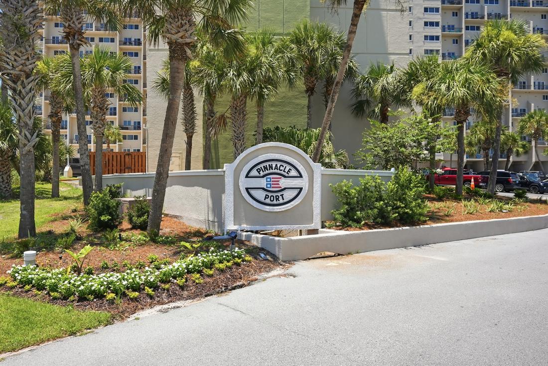 Pinnacle Port entrance sign