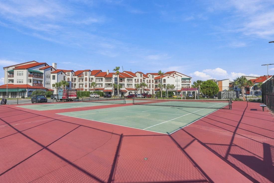 Tennis courts at St. Thomas Square