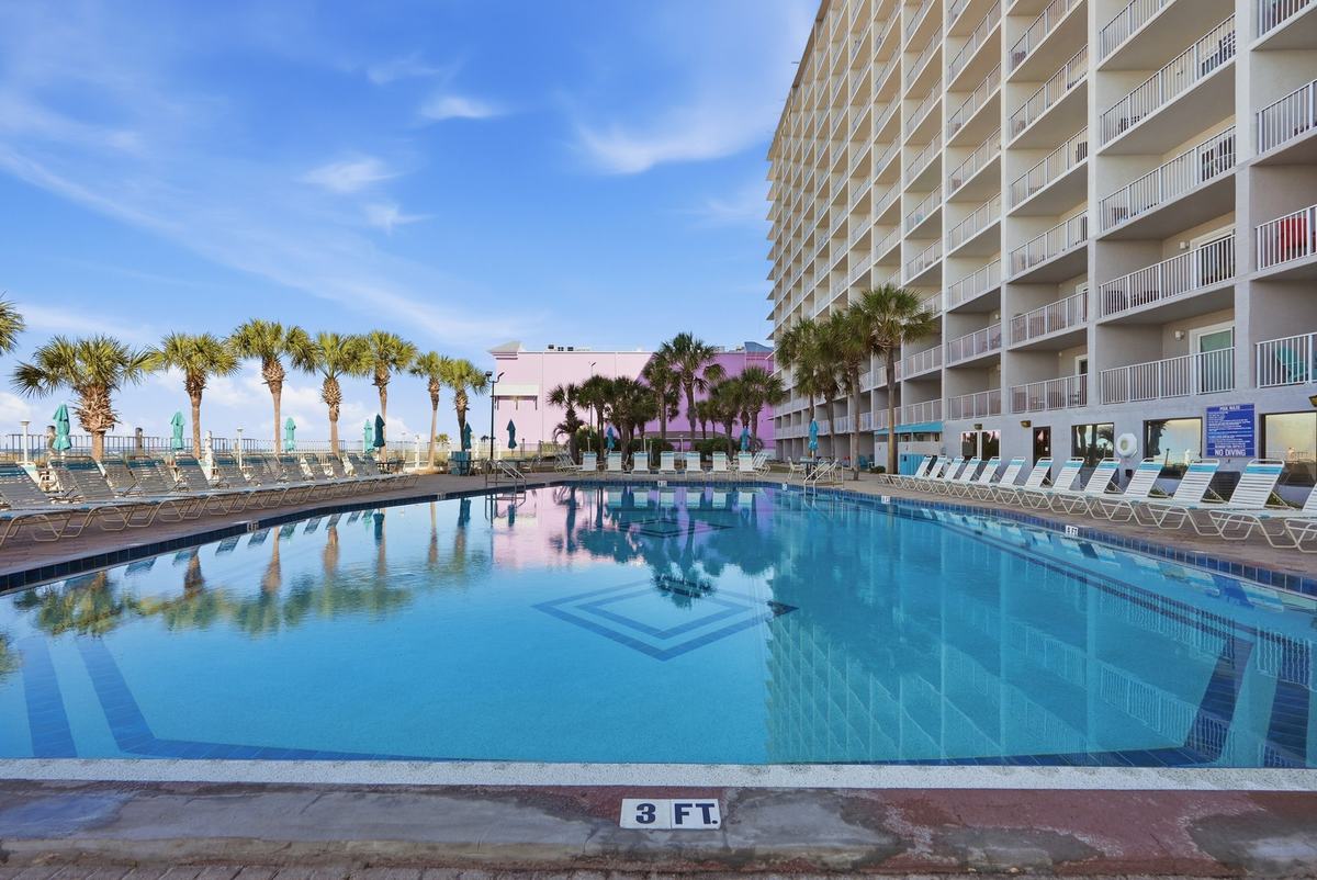 Summit Beach Resort amenities and grounds