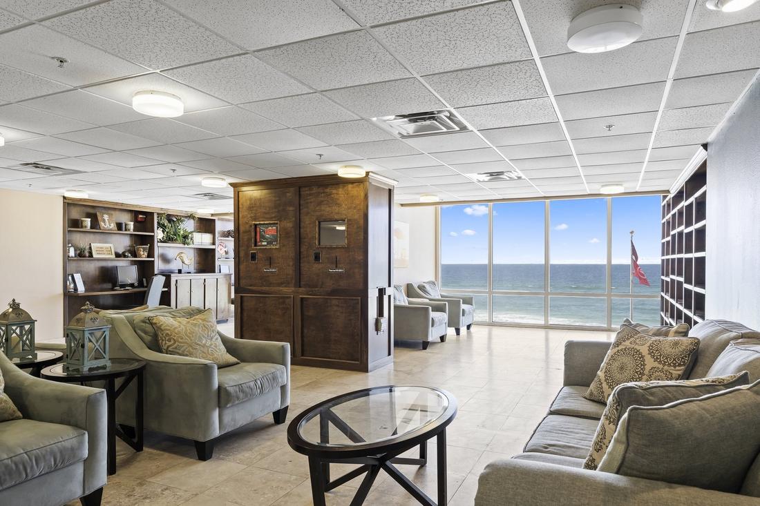 Gulf-view lounge seating