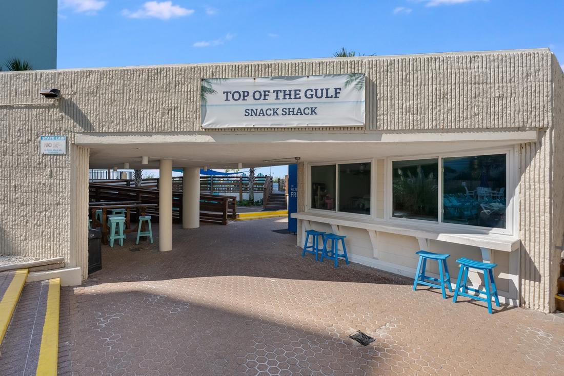 Snack Shack on the pool deck